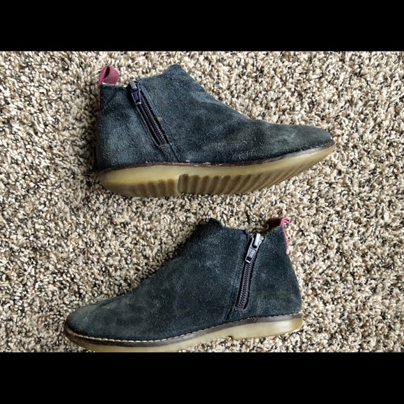 Mini Boden Navy Suede Chelsea Boots 28 (11) - Picture 2 of 7